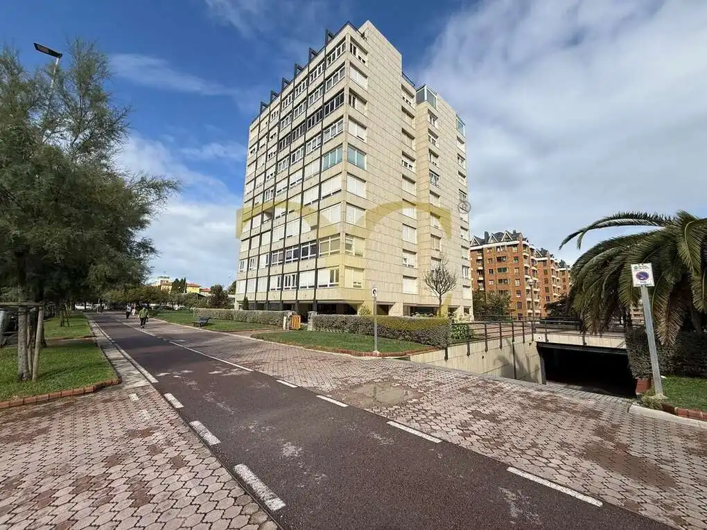 Flat with lift for sale in Avenida de los Castros, imagen 51