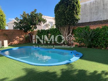 Haus mit Pool zum Verkauf in Carrer Gladiols
