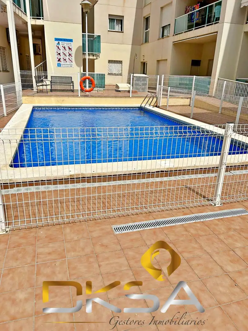 Schwimmbecken von Dachboden zum Verkauf in Torreblanca mit Klimaanlage, Terrasse und Möbliert