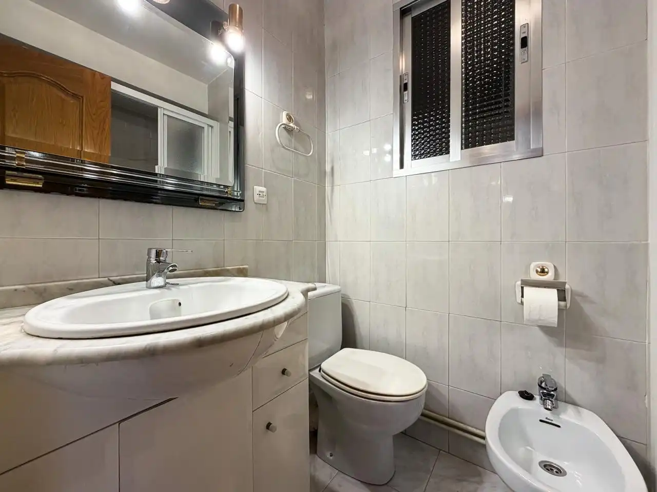 Baño de Piso en venta en Madrid con Calefacción y Terraza