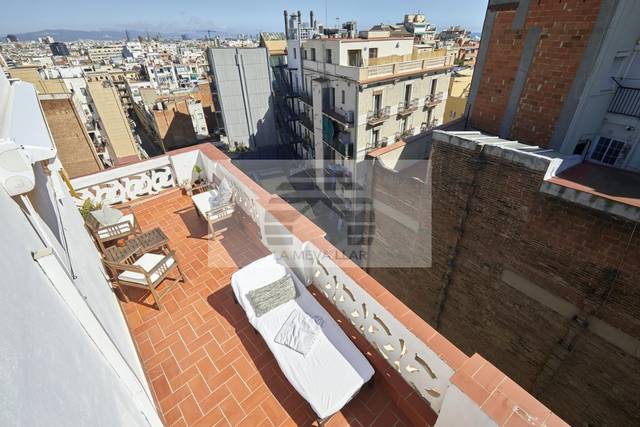 Ático en Venta en De Magalhães en El Poble Sec - Parc de Montjuïc