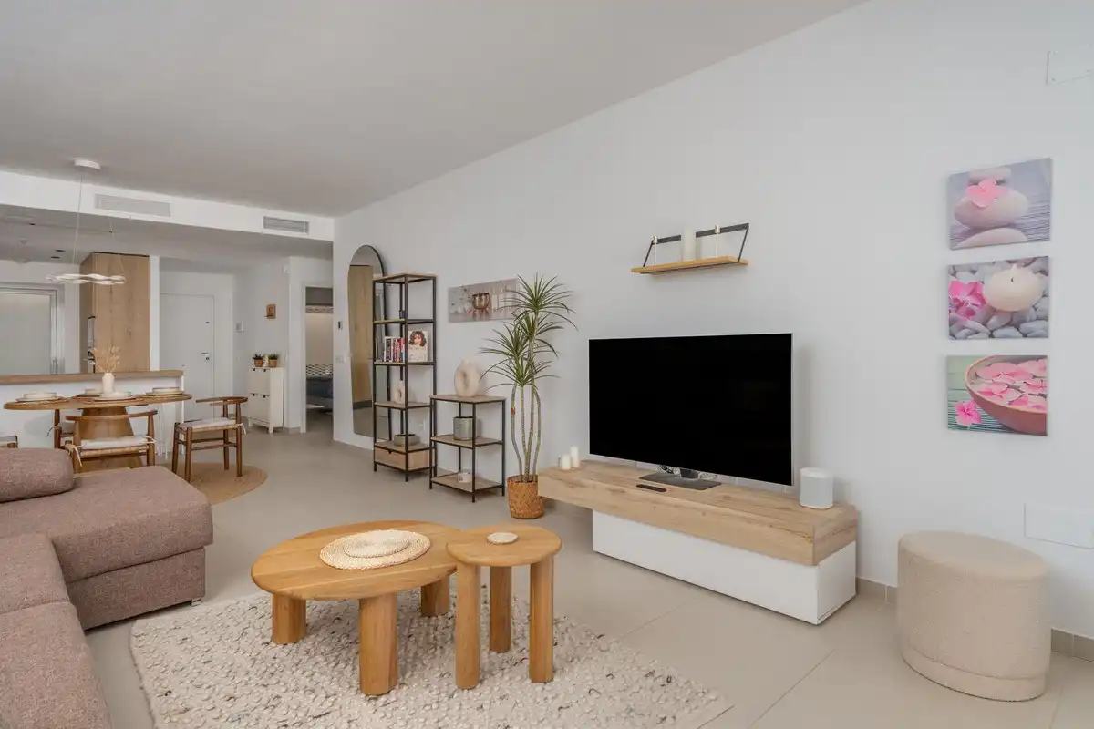 Sala d'estar de Apartament en venda en Benalmádena amb Aire condicionat, Terrassa i Traster