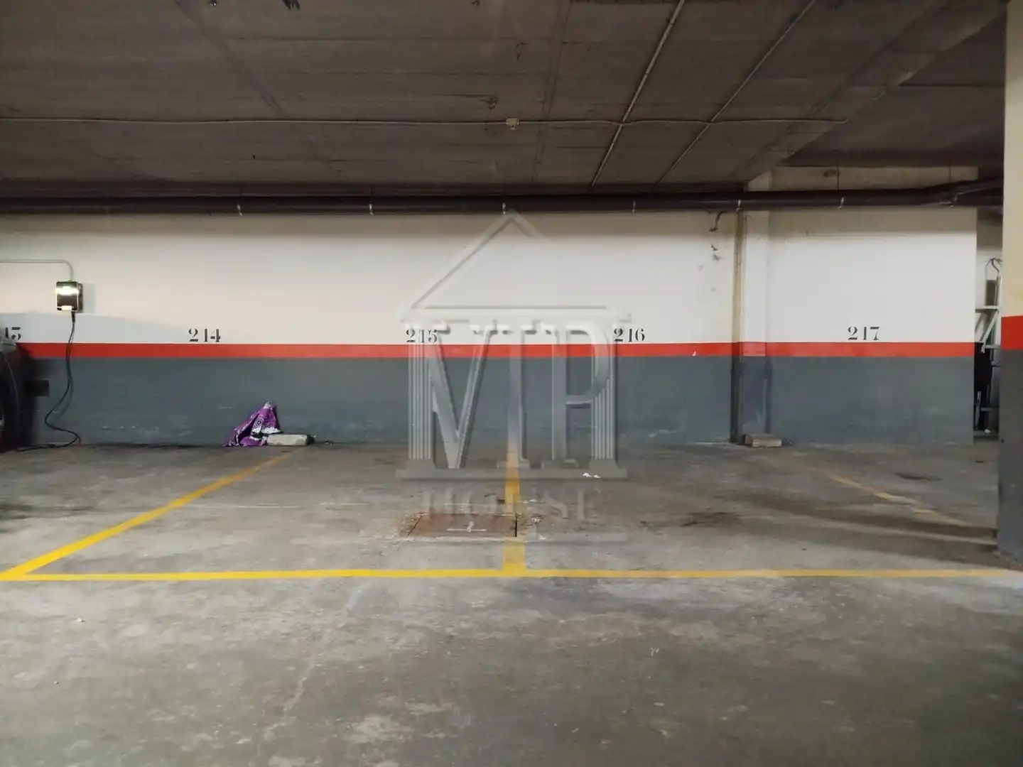 Parking of Flat for sale in Badalona  with Air Conditioner, Heating and Furnished