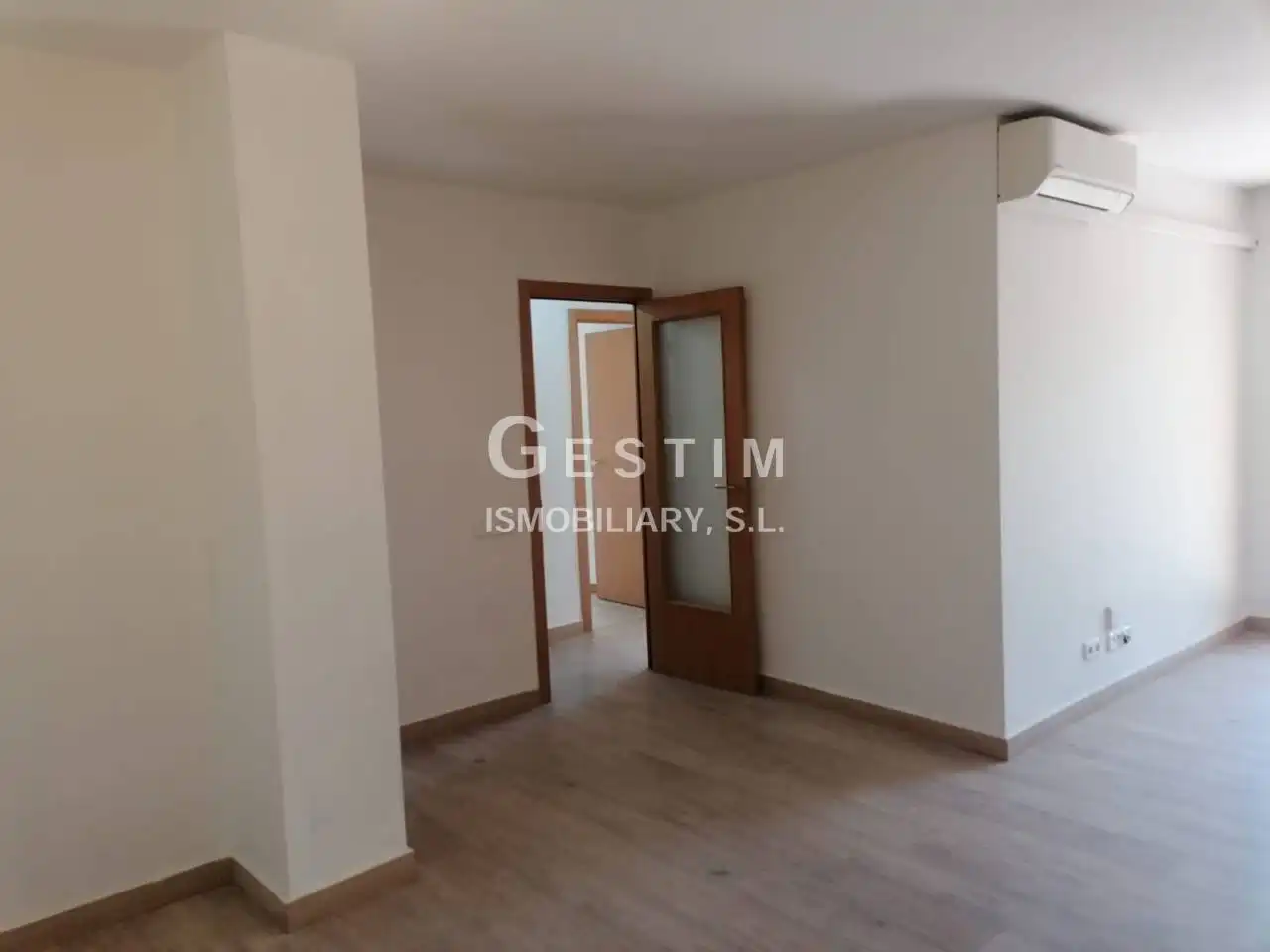Dormitori de Apartament en venda en Vic amb Aire condicionat i Calefacció