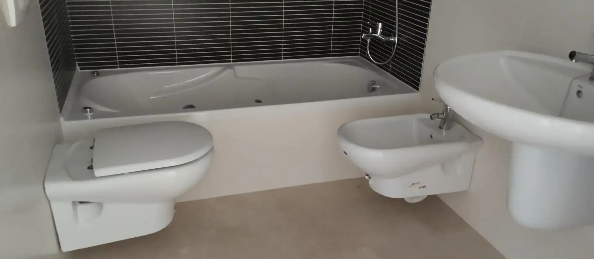 Baño de Piso en venta en Pego con Aire acondicionado, Terraza y Piscina comunitaria