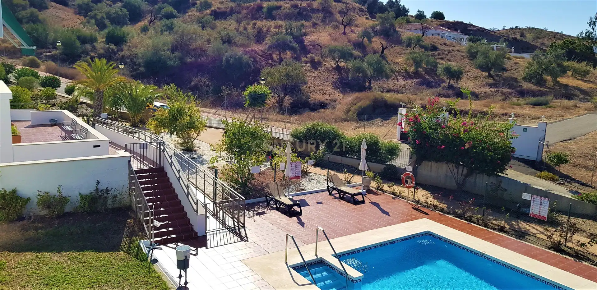 Schwimmbecken von Wohnung zum Verkauf in Málaga mit Klimaanlage, Privatgarten und Schwimmbad