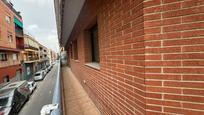 Vista exterior de Pis en venda en Viladecans amb Terrassa i Balcó