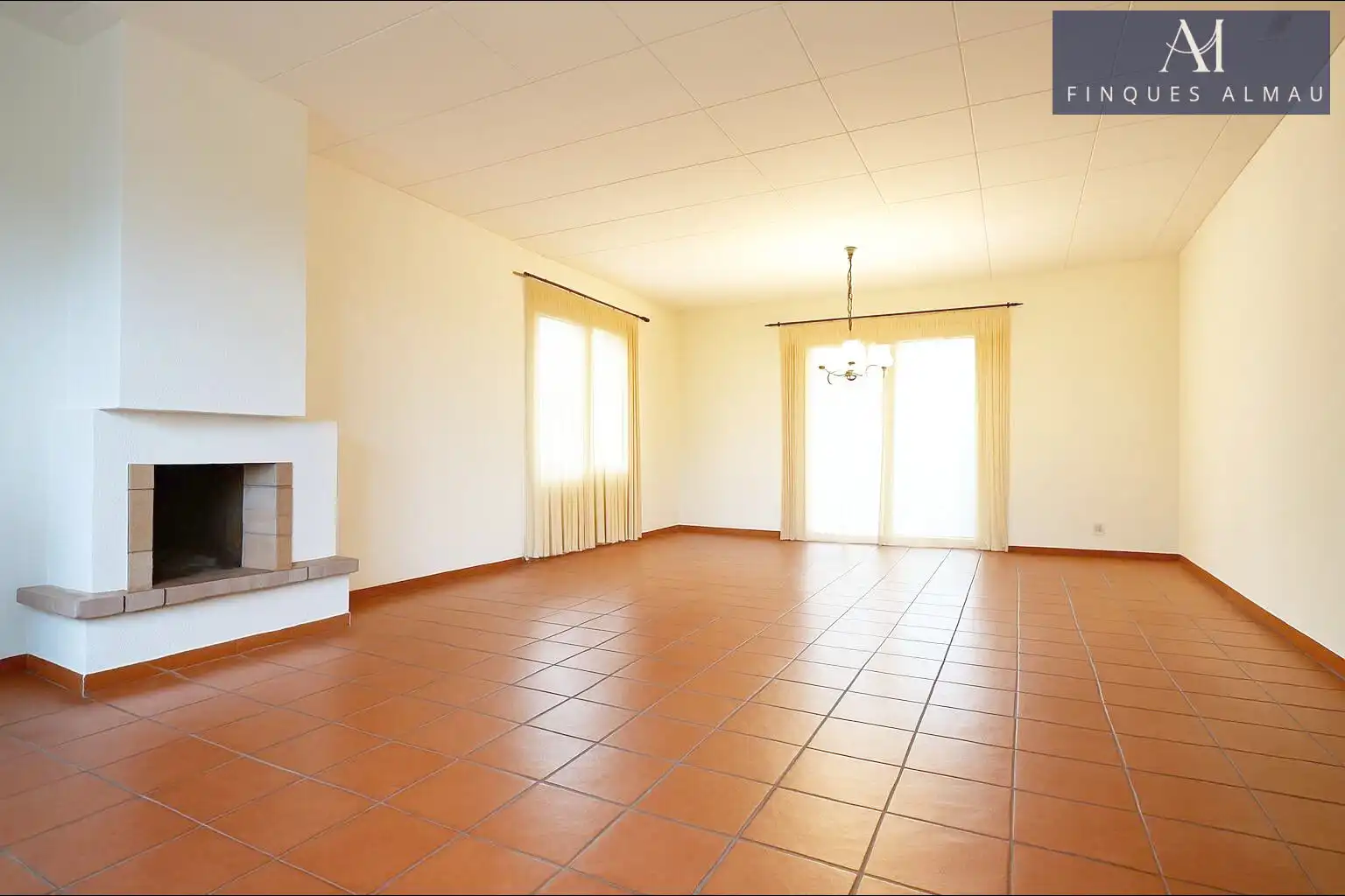 Sala de estar de Casa o chalet en venta en Sant Pere de Ribes con Calefacción, Jardín privado y Trastero