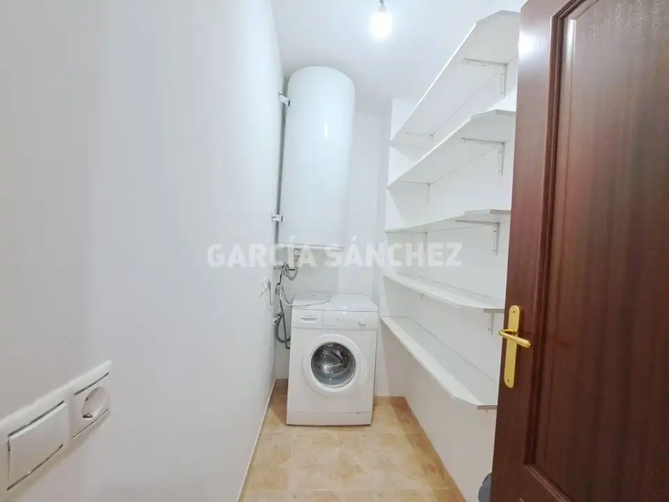 Apartamento en venta en Boiro con Calefacción, Amueblado y Horno