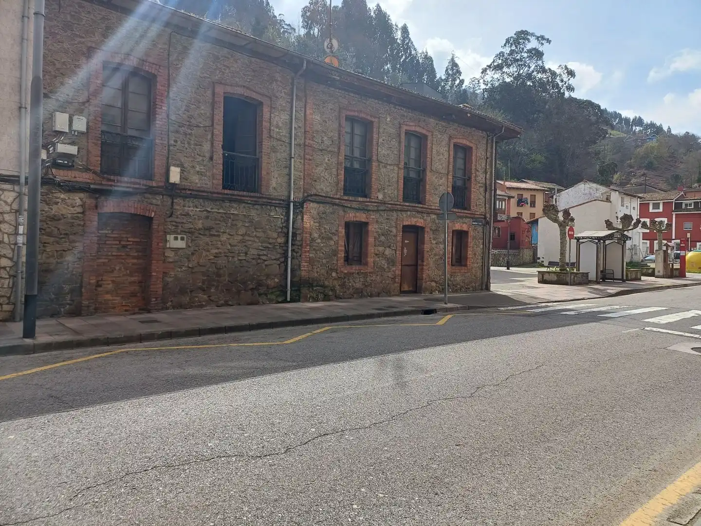 Vista exterior de Casa o xalet en venda en Mieres (Asturias) amb Terrassa i Piscina
