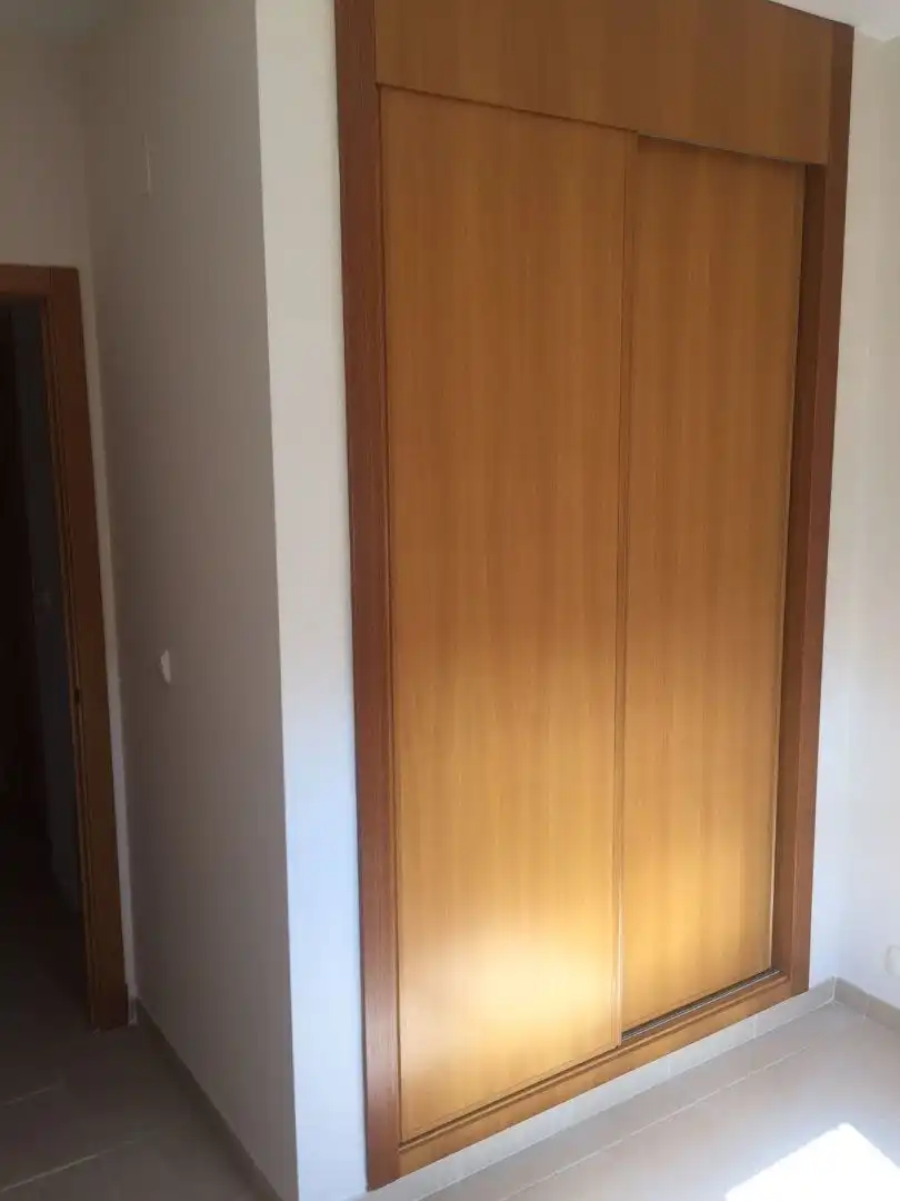 Dormitori de Dúplex de lloguer en Algeciras amb Aire condicionat, Moblat i Piscina comunitària