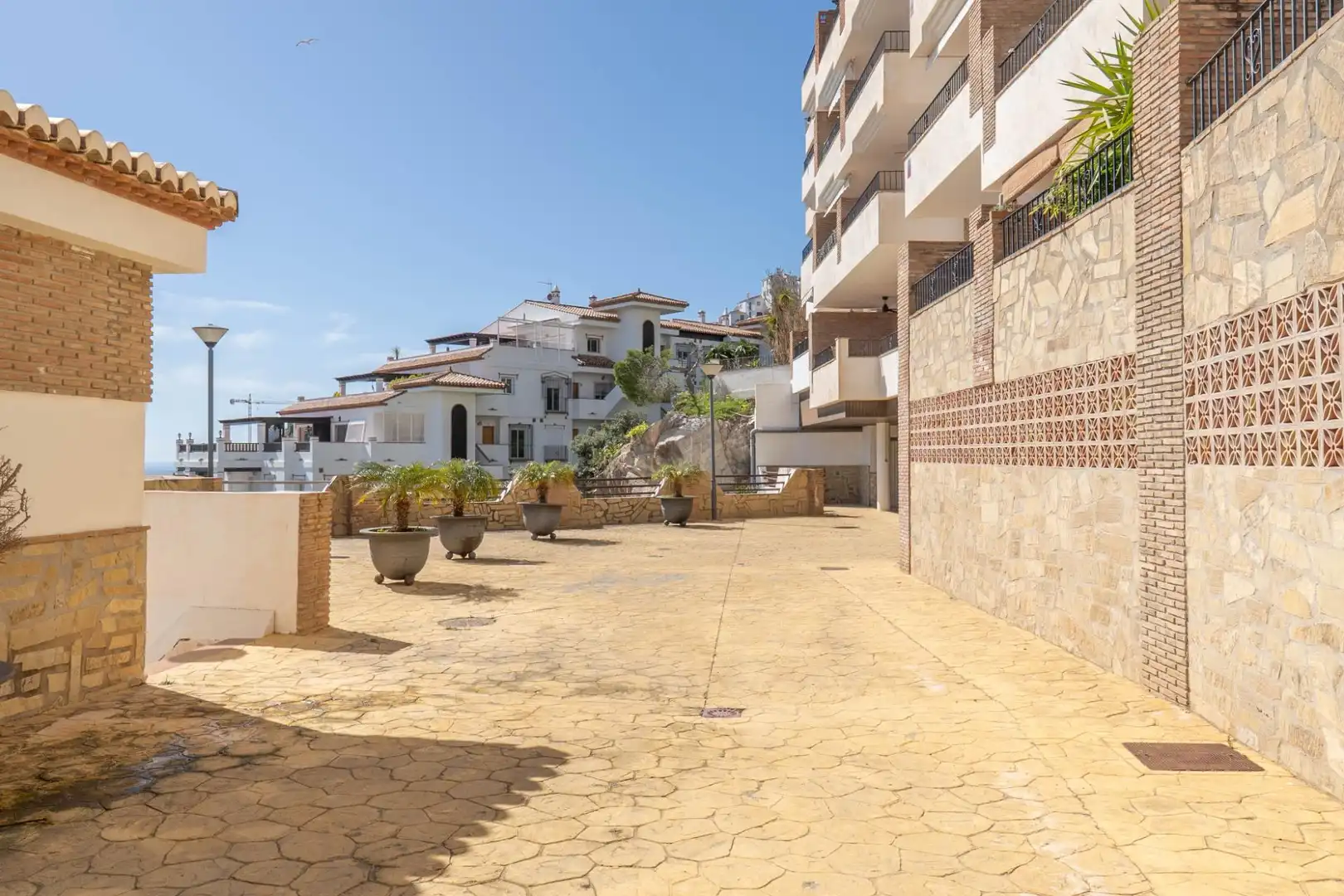 Vista exterior de Apartamento en venta en Almuñécar con Jardín privado, Terraza y Piscina comunitaria