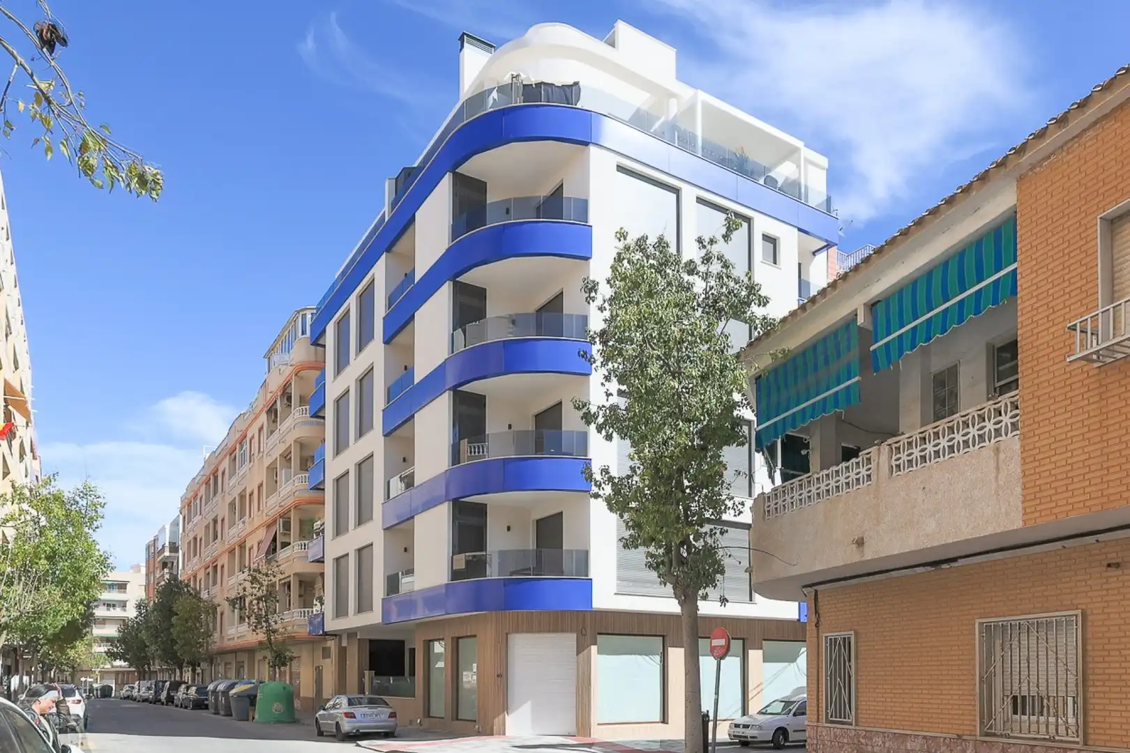 Außenansicht von Wohnung zum Verkauf in Torrevieja mit Klimaanlage, Heizung und Terrasse