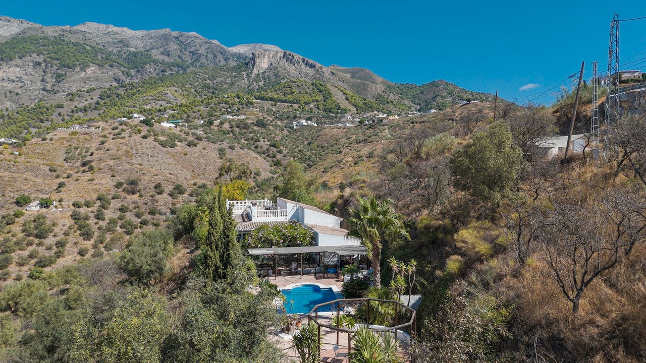Garden of House or chalet for sale in Canillas de Aceituno  with Air Conditioner, Terrace and Swimming Pool