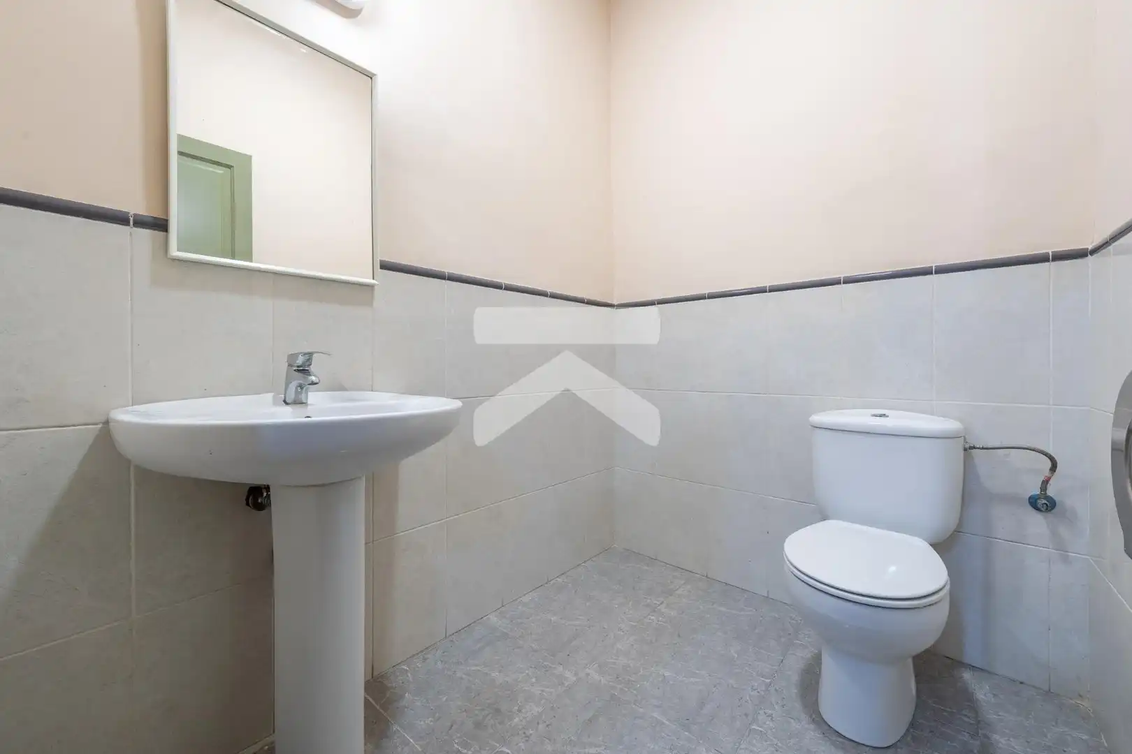 Bathroom of Buildings for sale in Tortosa