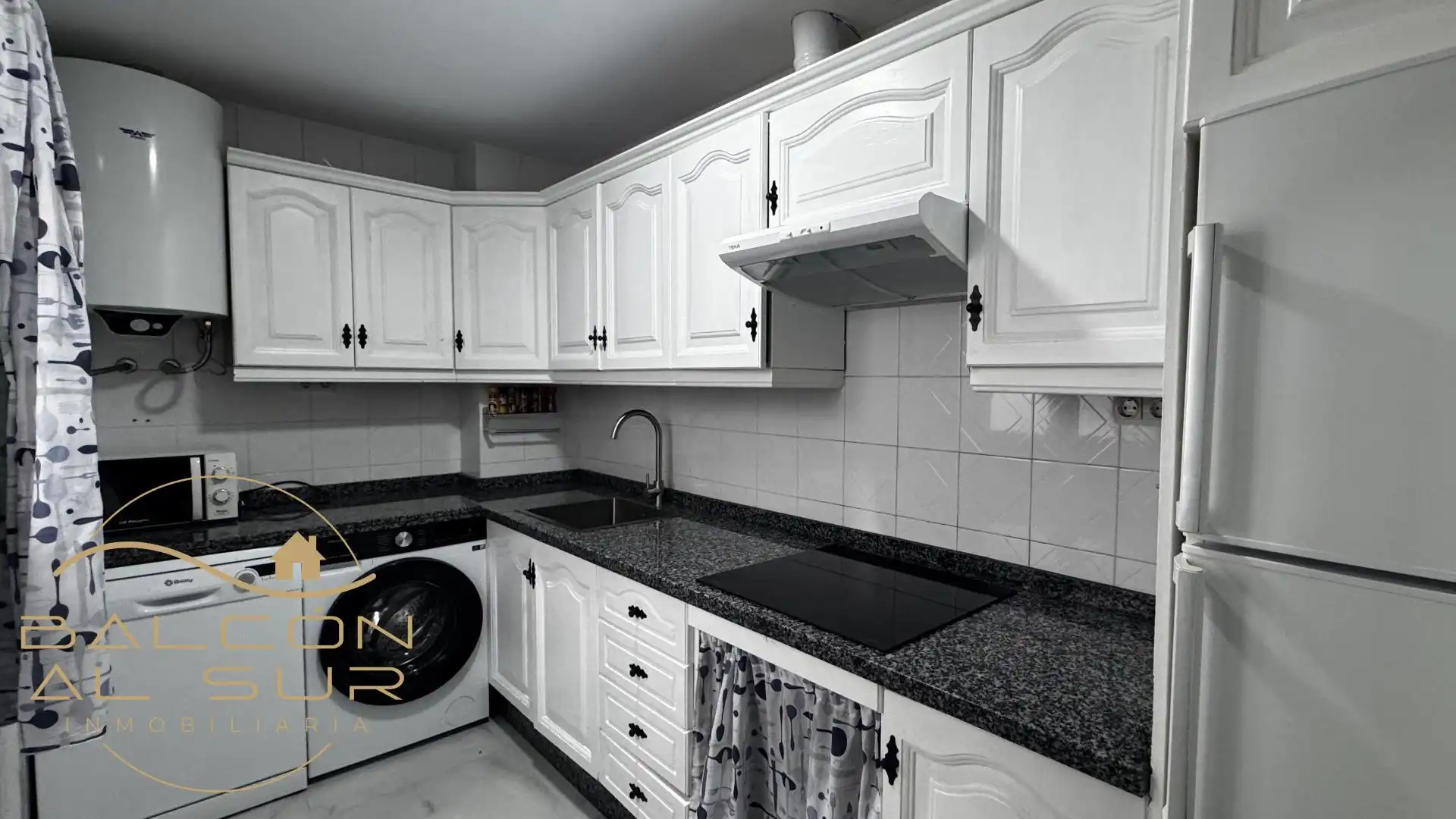 Kitchen of Flat for sale in Rota  with Storage room and Balcony