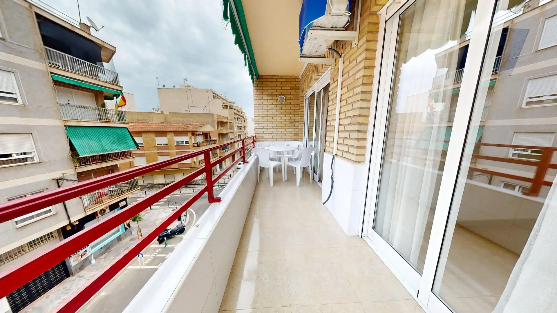 Terraza de Apartamento de alquiler en Torrevieja con Aire acondicionado, Amueblado y Balcón