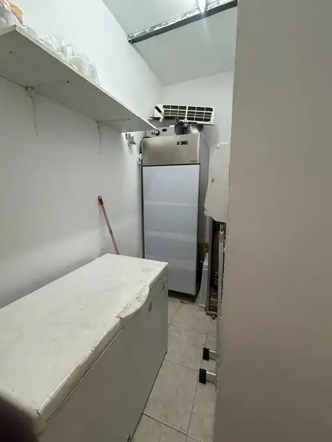 Local comercial en traspàs a Les Corts, imagen 13