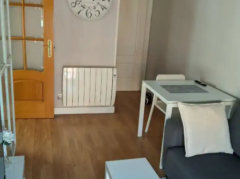 Wohnzimmer von Wohnung zur Miete in  Madrid Capital mit Klimaanlage und Balkon