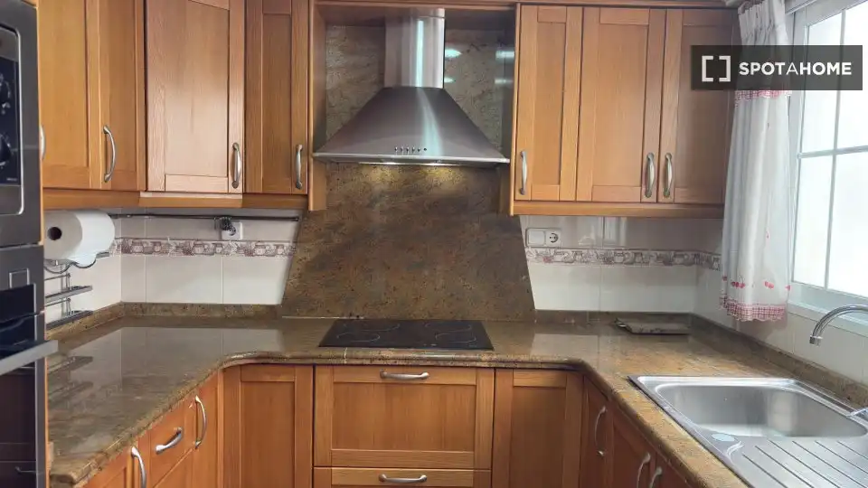 Cocina de Apartamento para compartir en Valencia con Aire acondicionado, Terraza y Amueblado