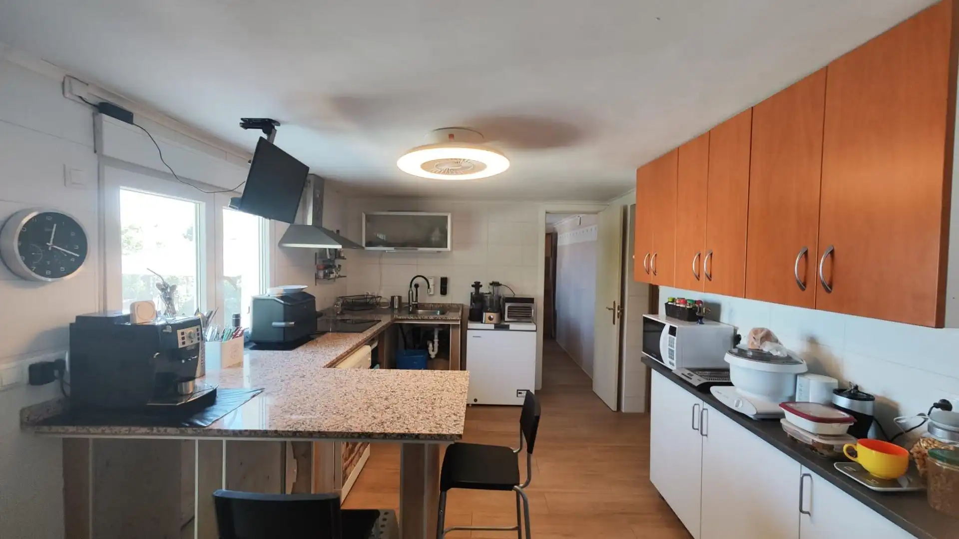 Cocina de Casa o chalet en venta en Torrejón del Rey con Aire acondicionado, Calefacción y Jardín privado