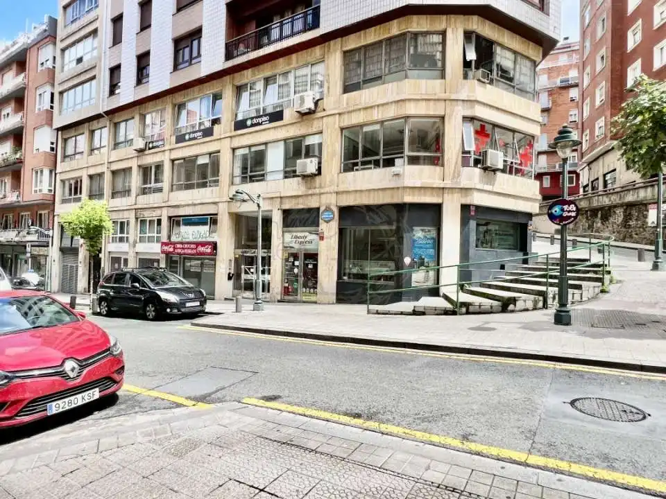 Ufficio con ascensore in vendita a Calle General Concha