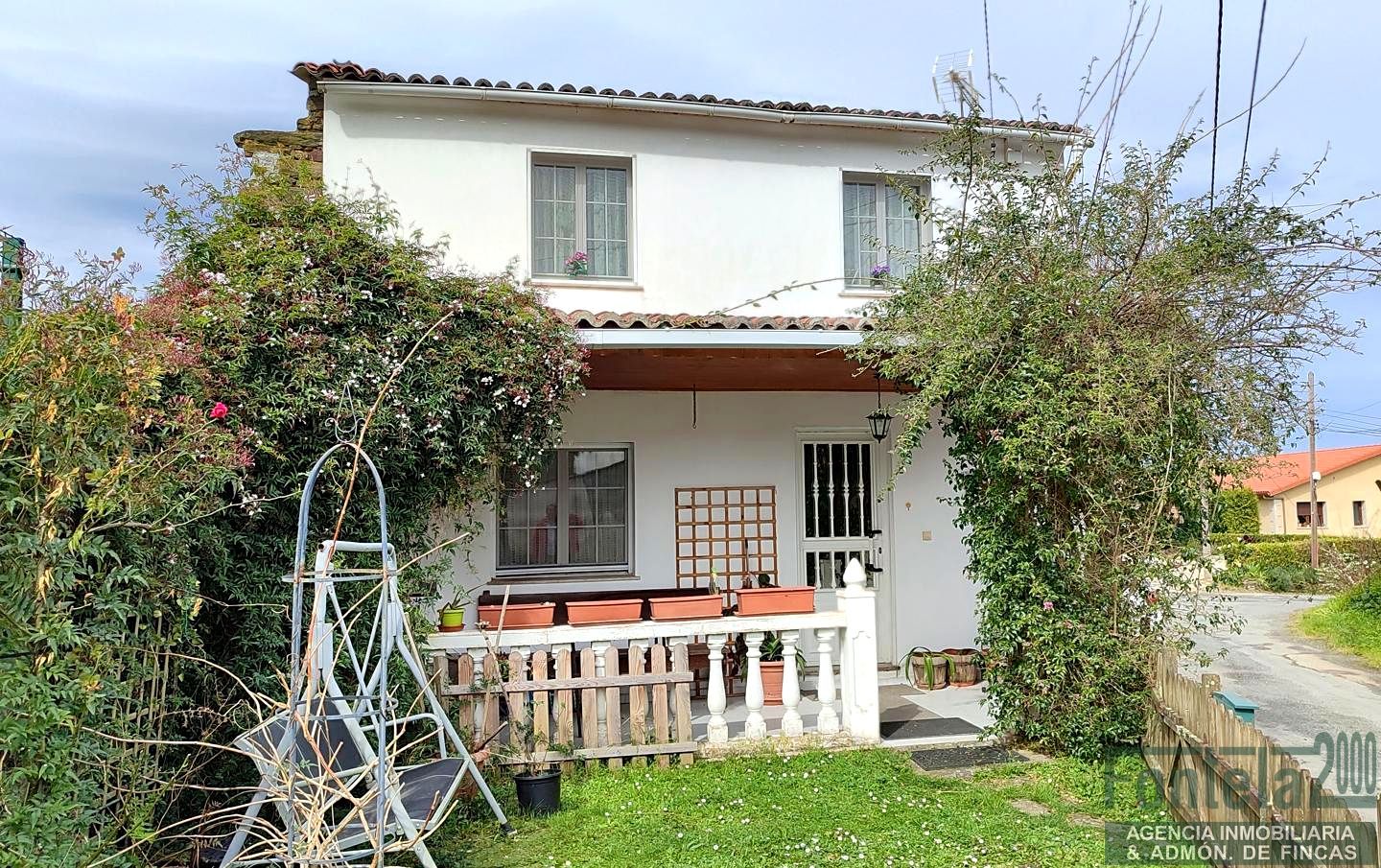 Jardí de Casa adosada en venda en Bergondo amb Calefacció i Jardí privat