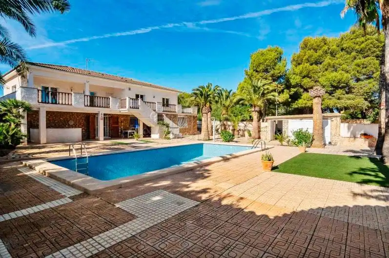 Chalet con terraza en venta en Orihuela Costa