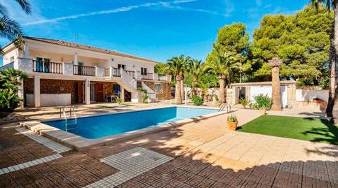 Villa en venta en La Zenia, 7 dormitorios.