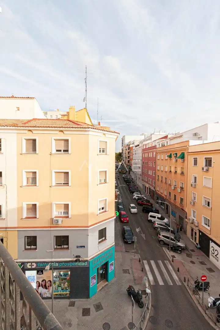 Exterior view of Duplexes for rent in Chamartín