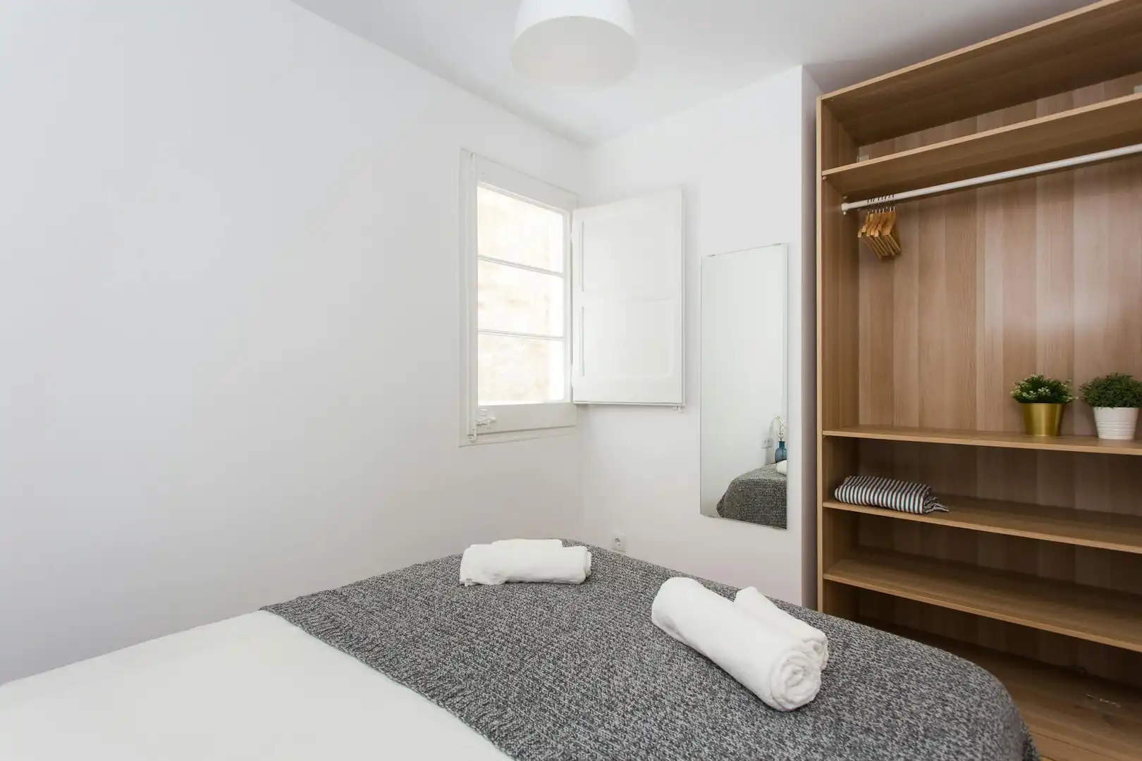 Bedroom of Flat for rent in Barcelona  with Air Conditioner, Heating and Furnished