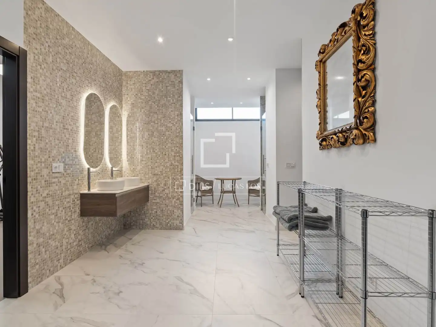 Bathroom of Houses for sale in Benahavís  with Air Conditioner, Heating and Private garden