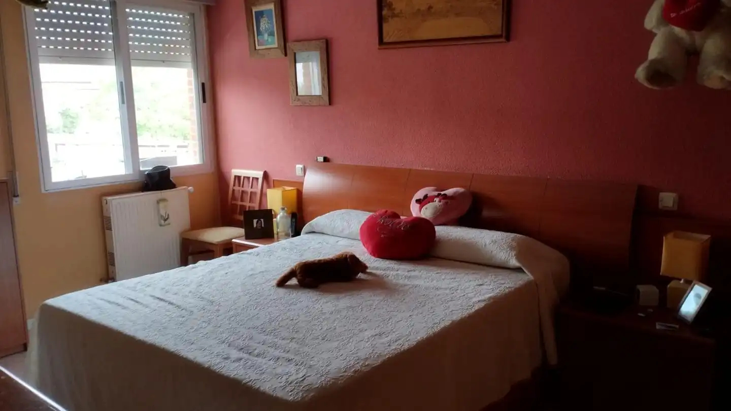 Habitación de Dúplex en venta en Azuqueca de Henares con Aire acondicionado, Calefacción y Amueblado