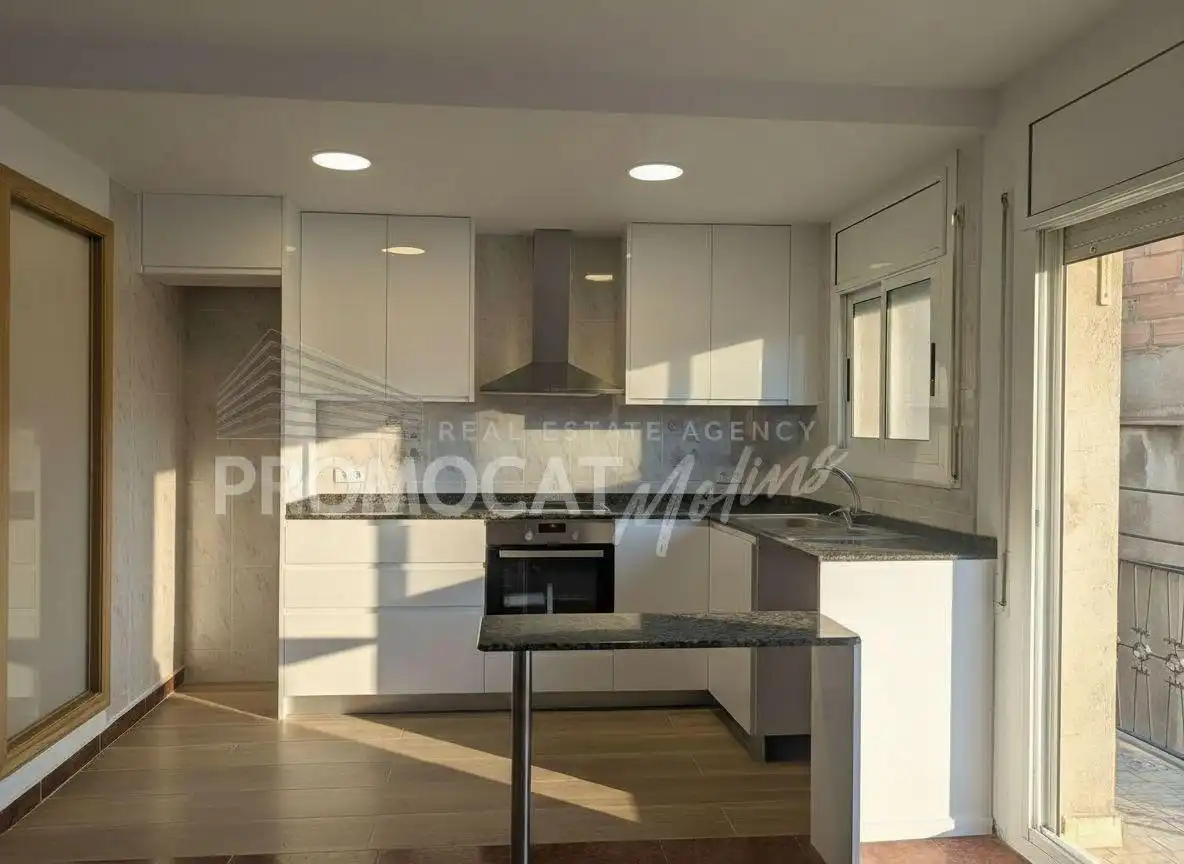 Cocina de Piso en venta en Molins de Rei con Aire acondicionado, Jardín privado y Terraza