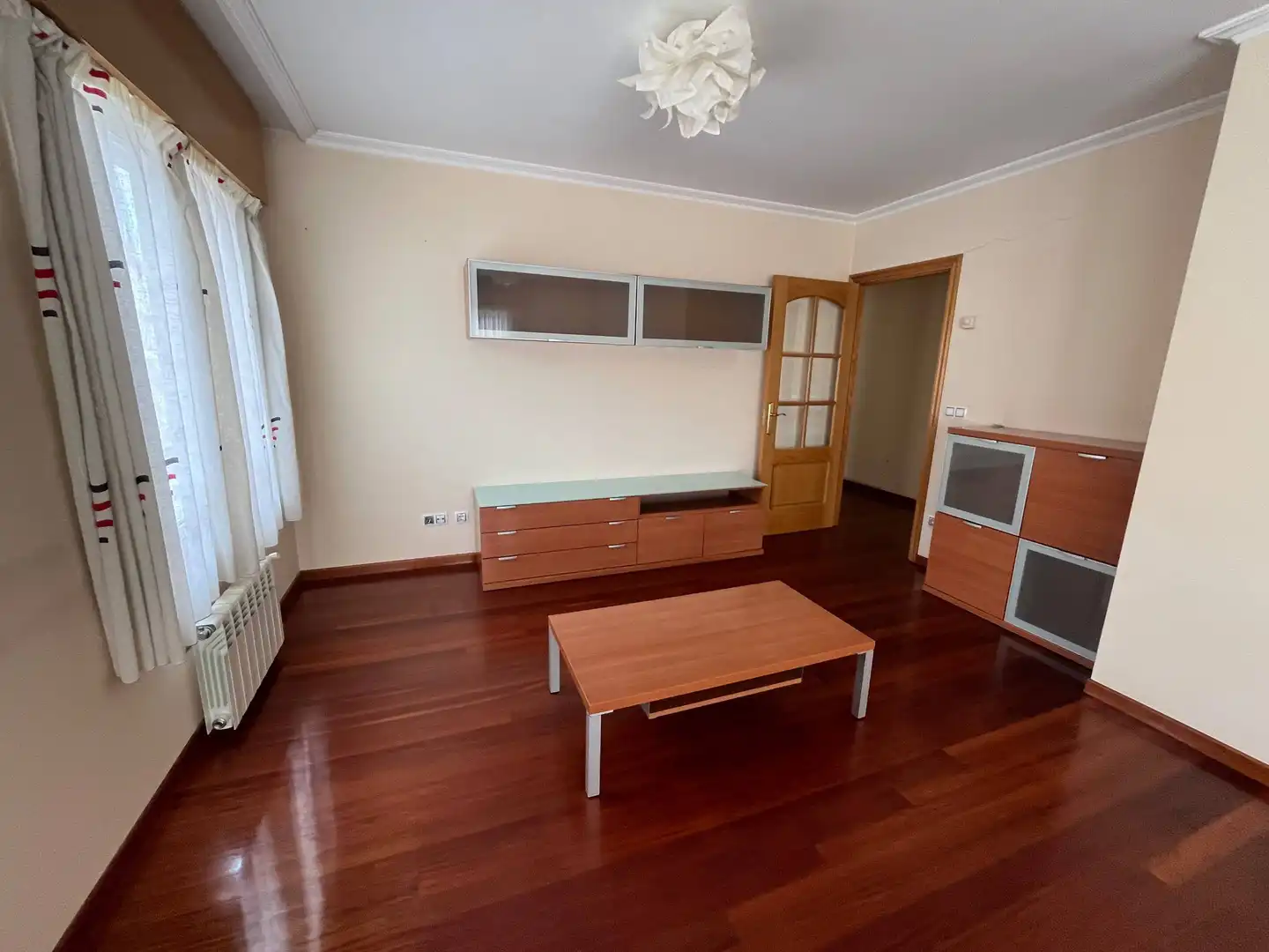 Sala de estar de Piso de alquiler en Santiago de Compostela  con Calefacción, Trastero y Amueblado