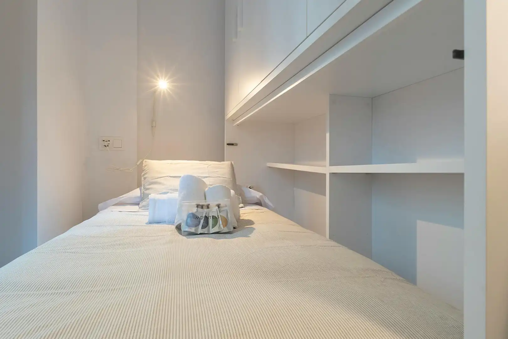 Schlafzimmer von Wohnung zur untervermieten in Valencia mit Heizung, Möbliert und Waschmaschine