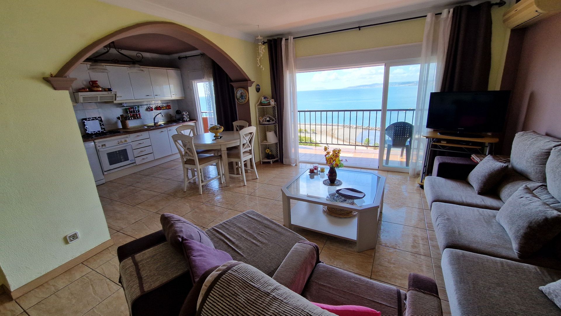 Living room of Apartments for sale in Estepona  with Air Conditioner and Terrace