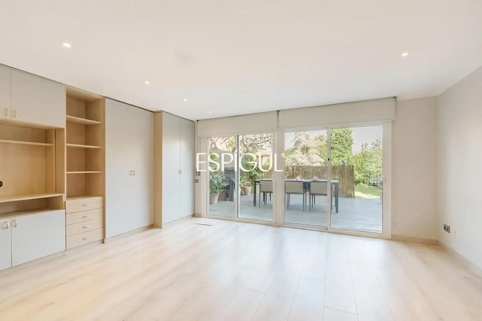 Vista exterior de Casa adosada en venta en Sant Cugat del Vallès con Aire acondicionado, Calefacción y Terraza