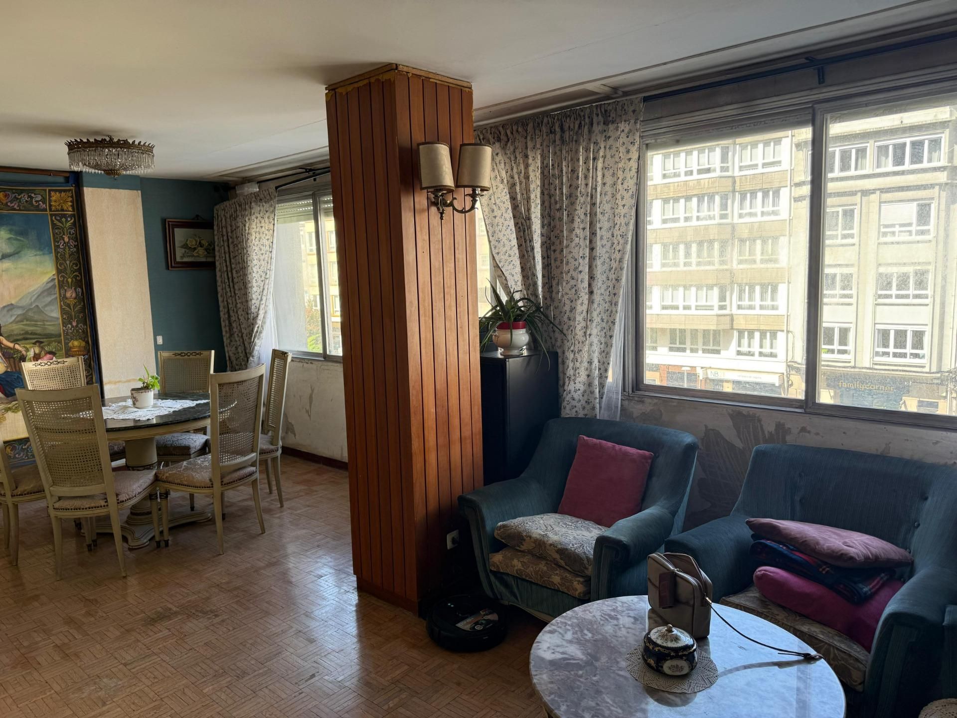 Living room of Flat for sale in A Coruña Capital   with Heating, Parquet flooring and Storage room