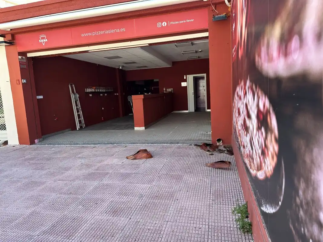 Local de alquiler en Gandia con Terraza y Alarma