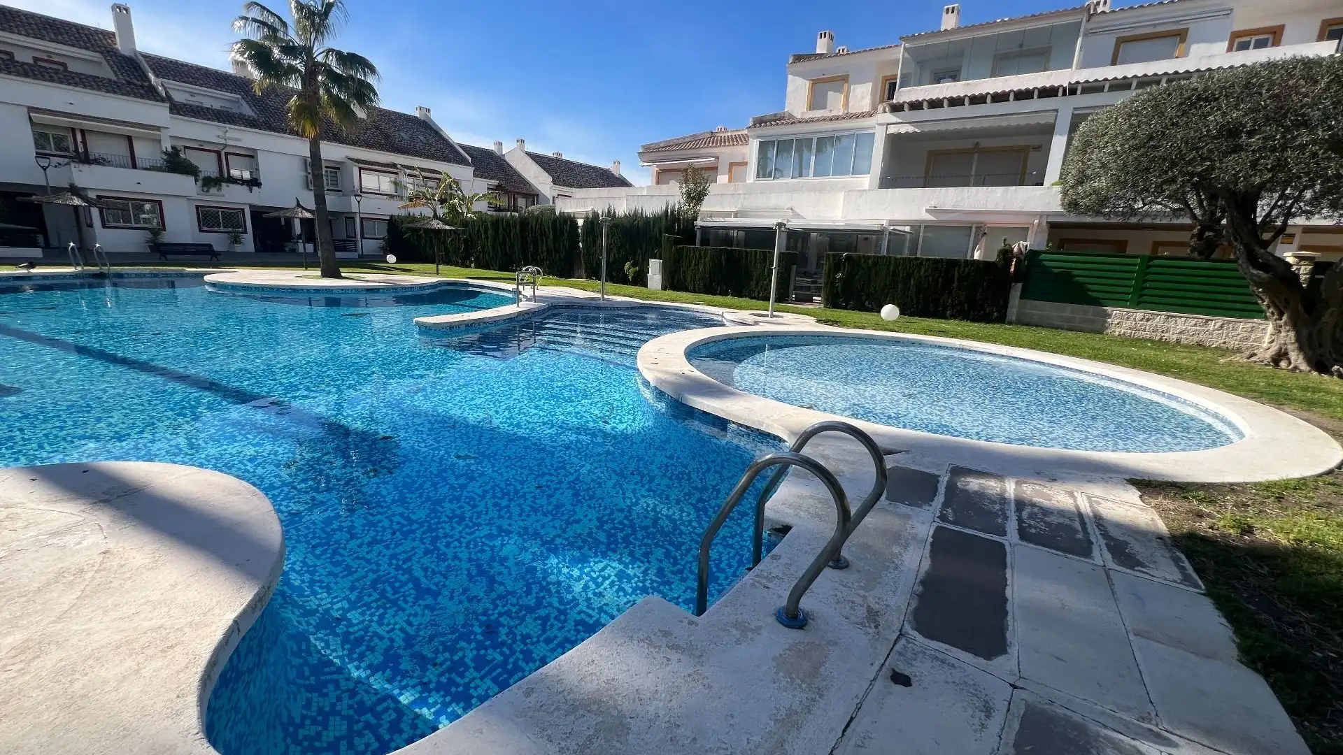 Piscina de Dúplex de alquiler en Alicante / Alacant con Aire acondicionado, Calefacción y Terraza