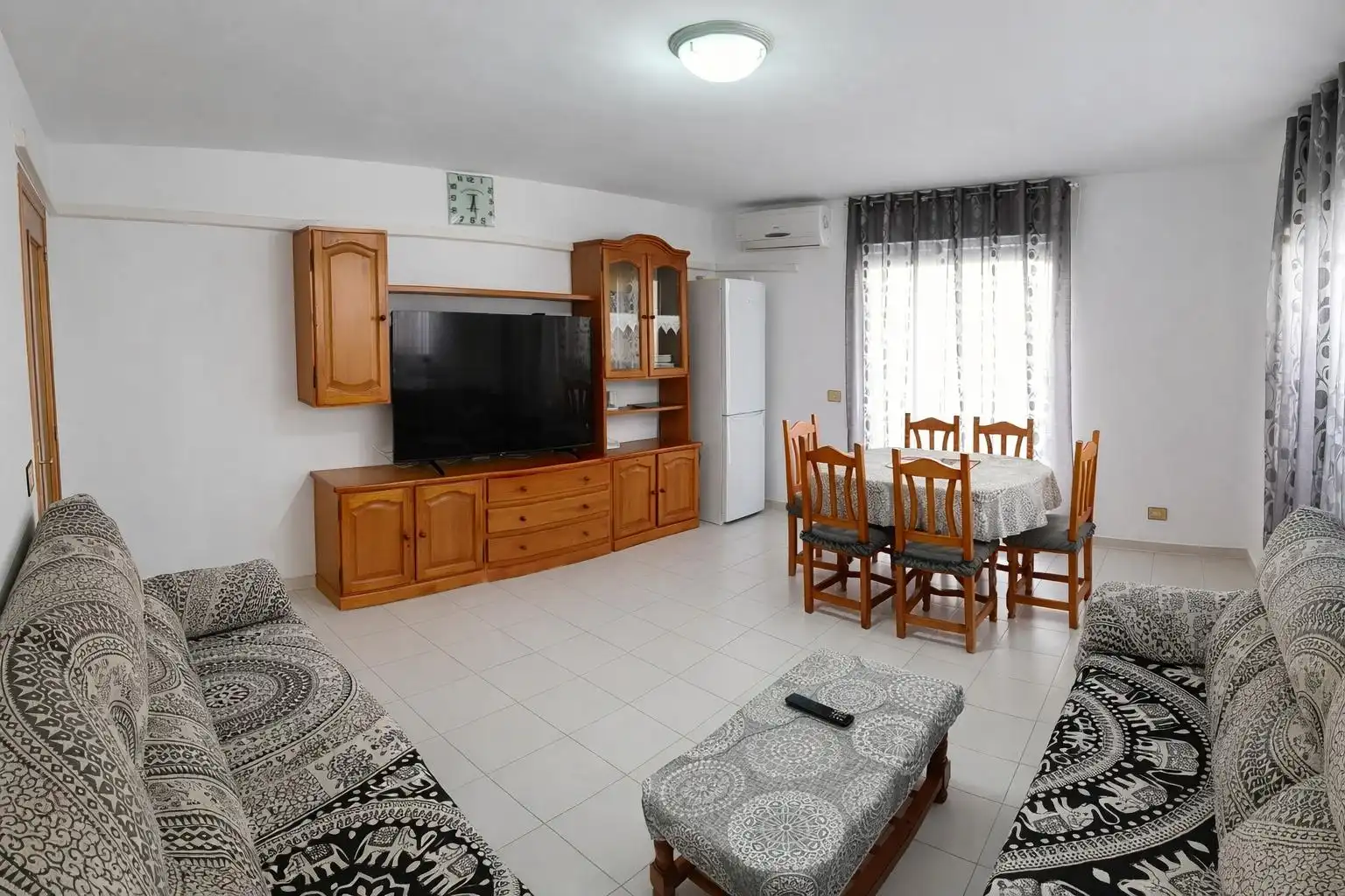 Living room of Flat for sale in Oropesa del Mar / Orpesa  with Air Conditioner, Terrace and Furnished