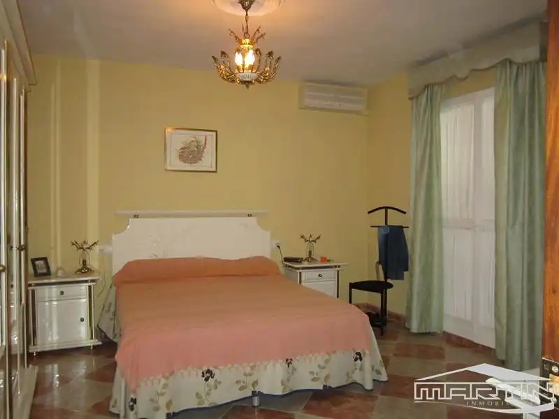Dormitori de Casa o xalet en venda en Lucena amb Aire condicionat i Terrassa
