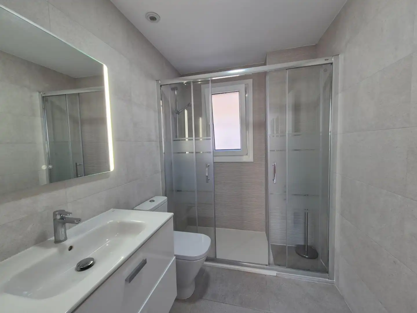Baño de Casa adosada en venta en El Ejido con Aire acondicionado, Jardín privado y Terraza