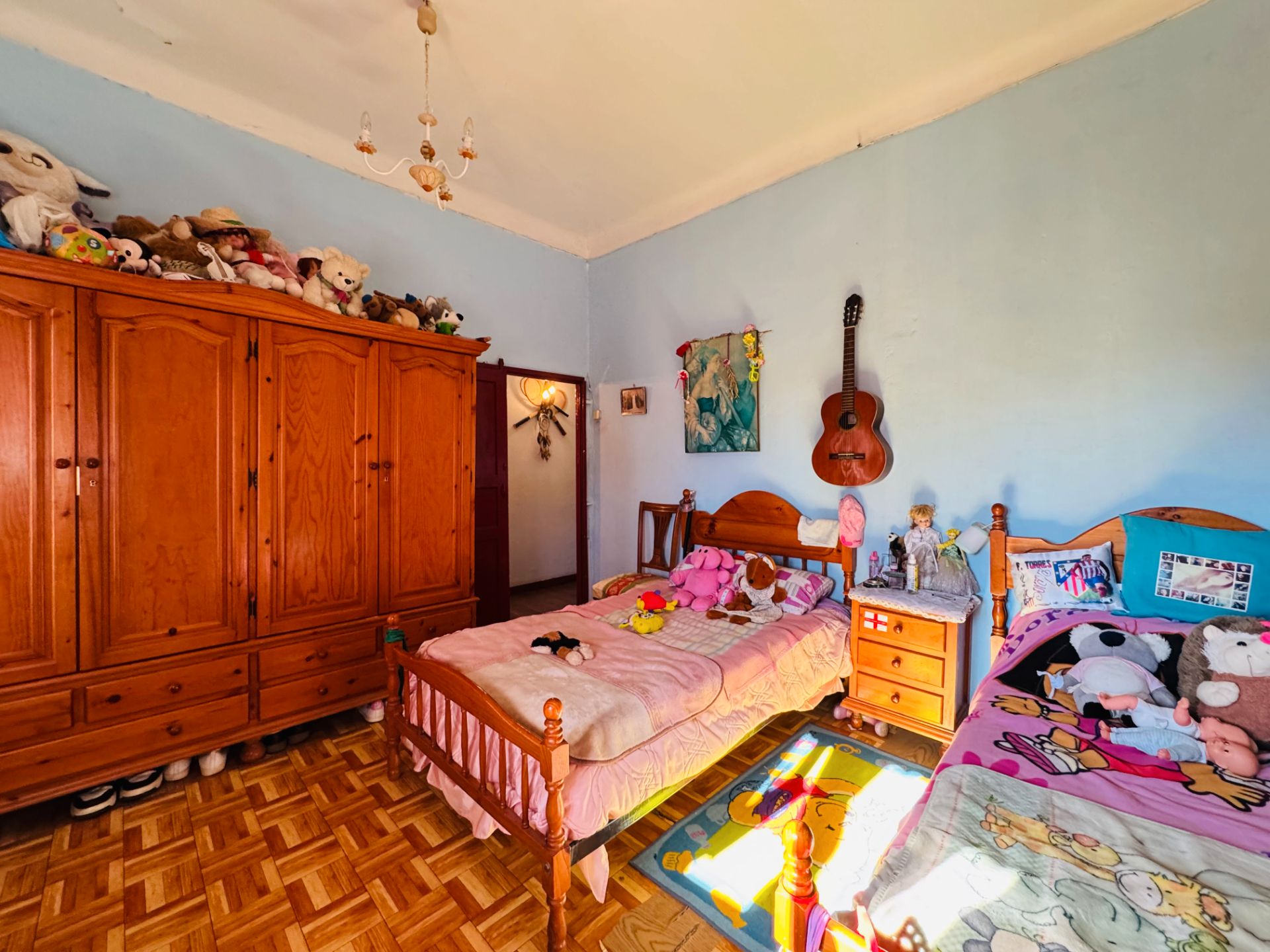 Dormitori de Pis en venda en  Huesca Capital amb Terrassa, Traster i Moblat