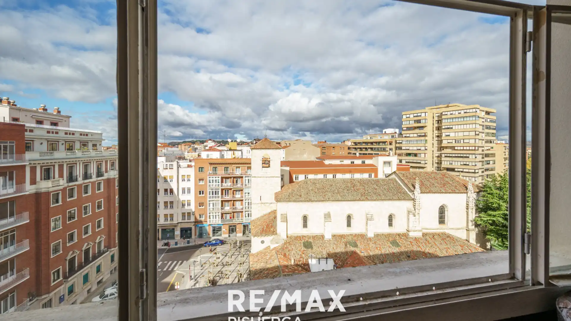 Vista exterior de Ático en venta en Palencia Capital con Calefacción