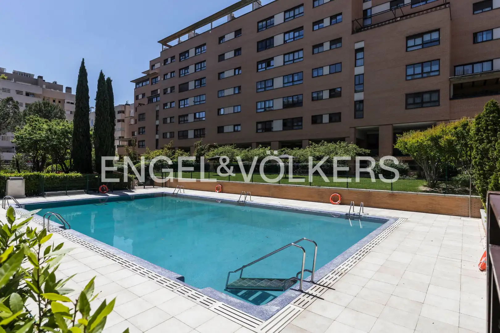 Piscina de Pis de lloguer en Madrid amb Aire condicionat, Calefacció i Piscina