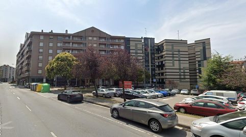Piso Amplio y Luminoso De 3 Dorm. y 2 Baños Con Balcón Amplio, Ascensor y Parcela de Garaje y Trastero Incluidos En Zona Pozokoetx