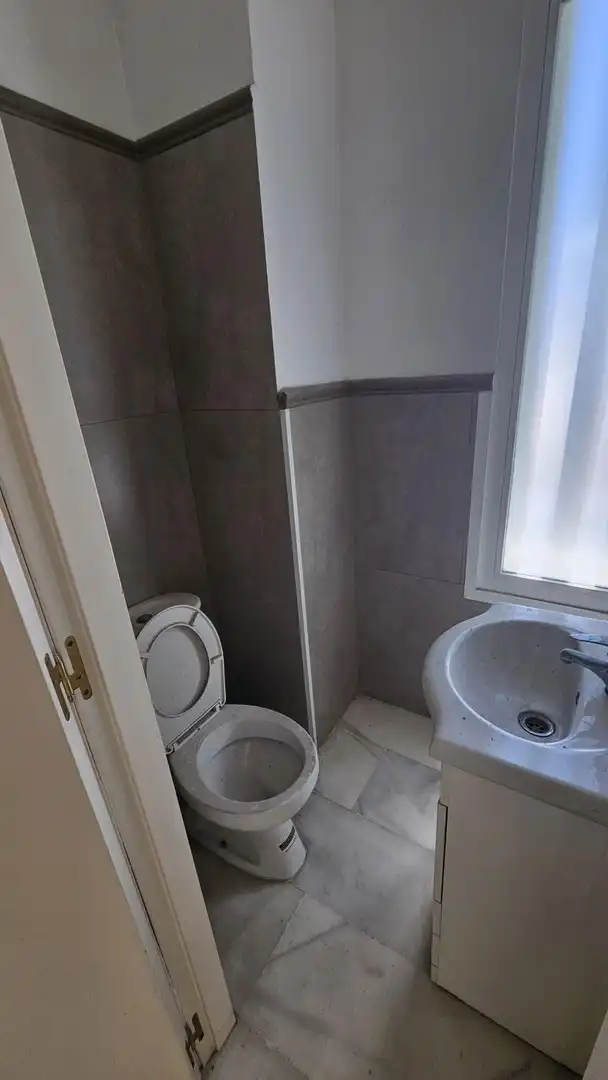 Baño de Piso en venta en Sevilla con Aire acondicionado