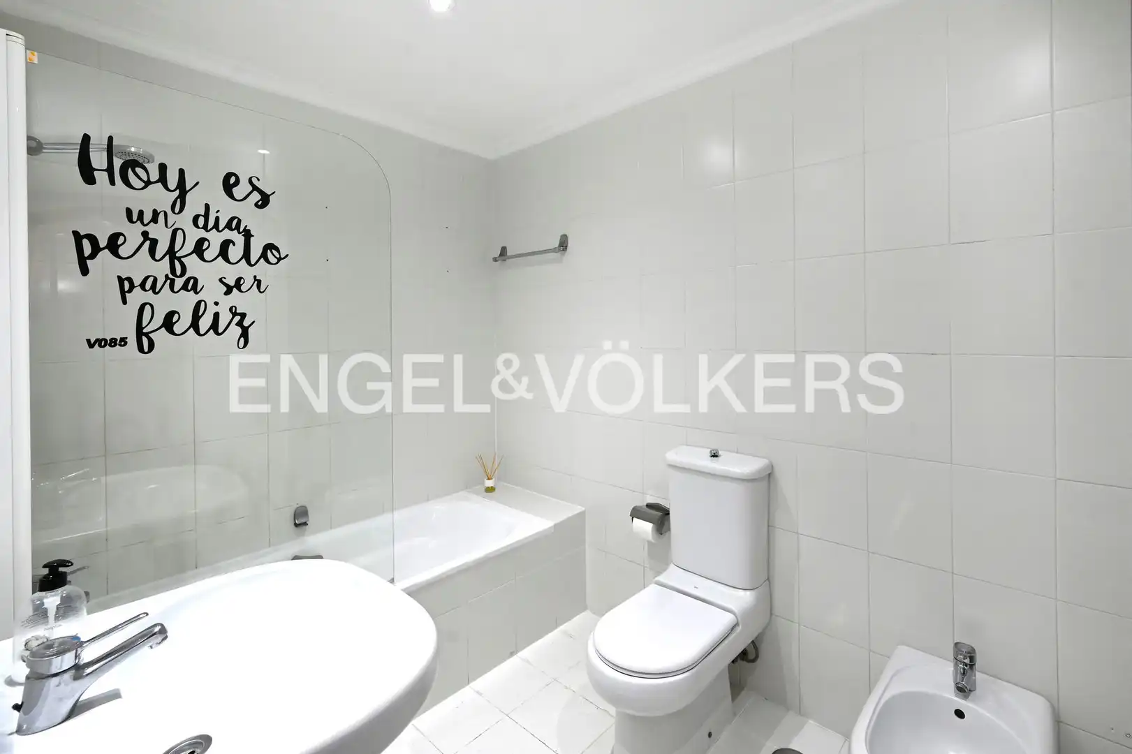 Badezimmer von Maisonette zur Miete in Santander mit Heizung, Privatgarten und Parkett